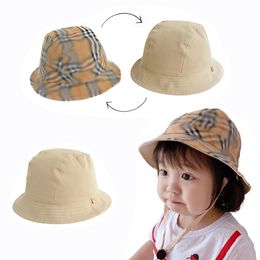 Leisure Classic Designer Kids Hat Baby Plaid Bucket chapeau mince Chapeaux Girl Fisherman Boys Sunhat Four couleurs Spring Summer Boy Suncreen Caps Enfants ou adultes