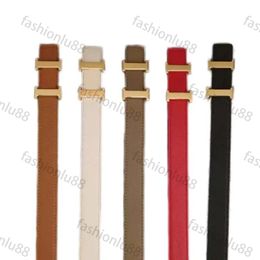 Cinturón de diseñador de dama delgada Cinturón de lujo estrecho para hombre Cinturas de lujo para mujeres diseñador de 2.4 cm de ancho Ceinture Luxe Letter Smooth Buckle Beld Belts Diseñador FA0122 H4