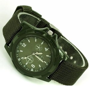 Loisirs dwaterproof étanche Hommes montres à quartz armée soldat militaire toile bracelet tissu analogique montre sport montres-bracelets Montres de luxe