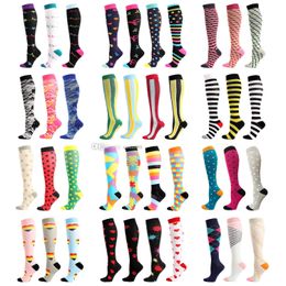 Vrijetijds buiten sportdruk sokken mannen en vrouwen printen kousen hoge elastische sokken gedurende vier seizoenen