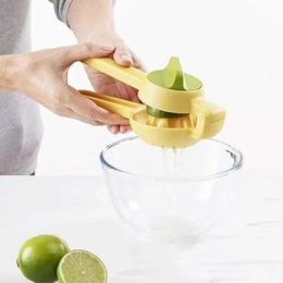 Lemon Squeezer Hend Held Juicer Double Bowl Lemon Lime Squeezer Manual Orange Citrus Press Juicer Squeeze Kitchen Manual Juicers Hand vastgehouden Juicer voor citrus