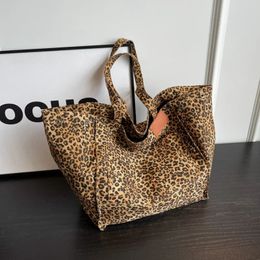 Diseño de leopardo comprador de moda coreana bolsas de compras grandes para mujer bacina de mano bolsos de hombro gran capacidad bolso bolso de mano 240506