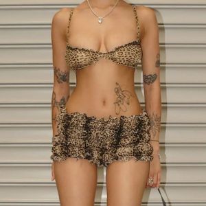 Leopard Print Ruffles Femmes Sexy 2 pièces Set Femmes Sexy Camis Bra Crop Tops Basse-taille Lowes Summer Holiday Beach Tenfits Suit 240429