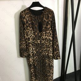 Vestido elástico con estampado de leopardo para mujer, paquete de marca de moda, falda a la cadera, falda de talle alto de diseñador, Vestido de manga larga, pijama
