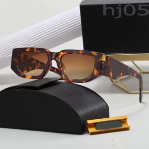 Designers de lunettes de soleil à imprimé léopard p lunettes modernes multi styles belles lunettes de soleil lunette dame symbole designer métal triangle jeunesse aaaaa PJ067 B23
