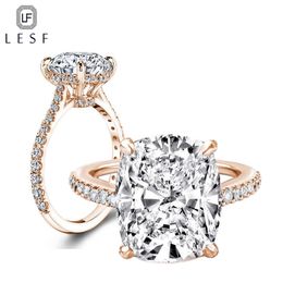 LESF 925 Sterling Silver 4ct Coussin Cut Ring 4 Prong Sona Simulé Diamant Bijoux De Fiançailles Pour Les Femmes Big Stone Wedding Ring J0112