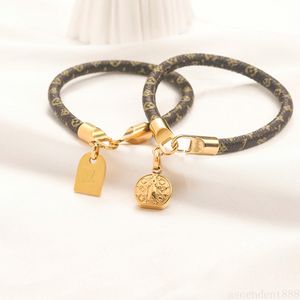 Bracelets en cuir avec lettres et fleurs, classique, de styliste, de marque, en métal, pour hommes et femmes amoureux, bijoux cadeau