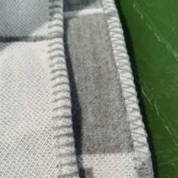Lettre couverture doux laine mélange écharpe châle Portable chaud Plaid canapé-lit polaire serviette printemps automne femmes jeter couvertures 259n