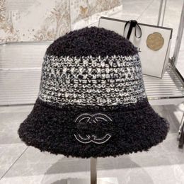 Lettre CC Designer Chapeau Beanie Hiver Seau Chapeaux Marque CH Chaud Curlywigs Casquette Casquette Bonnet Hommes Casquettes Hommes Femmes Femelle Tricoté Garçon Fille Laine Dames Couvre-chef I1RY