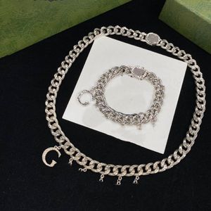 Collier de concepteur de lettre Collier couloir pour bracelets unisexes Bracelet en acier inoxydable