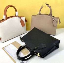 Letter Embossing Leather Retro Toes Women Classics Hoge capaciteit Afdrukpatroon Winkelzakken Dames Elegantie Practical Messenger Bag Handtas