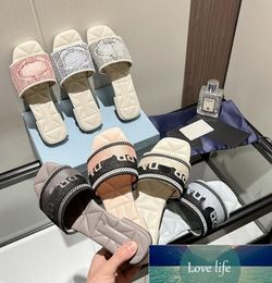 Brief geborduurde platte slippers Nieuwe sandalen met één band voor vrouwen Everyday Joker Beach Outerwear Groothandel