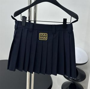 Brief Geborduurde Vrouwen Rok Sexy Mini Geplooide Rokken Casual Mode Dagelijkse Designer Luxe Elegante Rokken