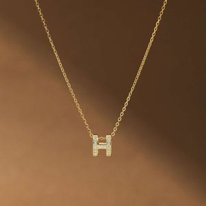 Letter H Ketting Instagram Licht Koud Wind Gold Personaliseerde en uniek ontwerp Sense Internet Red Titanium Steel Lock Bone Chain voor vrouwen