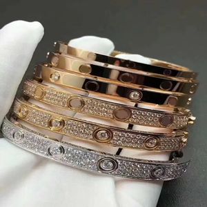 Letter Love Bangle armbandschroef carti armbanden schroevendraaier titanium staal gouden belcher zilver 4cz manchet voor dames heren party cadeau ontwerper Bangles origineel