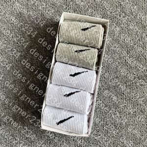 Lettre NK Imprimer chaussettes Classique Crochet Designer Hommes Femmes Calcetines Bas Pur coton absorbant respirant chaussettes de bateau courtes jarretière de luxe avec boîte c5