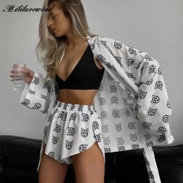 Lettre Imprimer Bandage Casual Survêtement Femmes Coton Lin Deux Pièces Ensemble D'été Chemise Top Vacances Shorts Tenues Costumes Assortis 240323