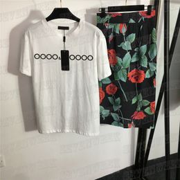 Tops de vestido de estampado de rosas Topes de dos piezas para mujeres Letra de diseño de manga corta Camiseta Tope de cintura alta Trajes