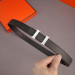 Lettre V pour femme Designer Smooth Mens Belt plaqué or boucle noire Cintura Homme Ceinture Leather Cinturon Cinture classique Cinture