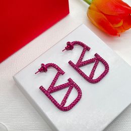 Letra V Metal logo Pendientes Stud cristal Earing Mujeres V Pendiente Diseñador de lujo perla Mujer Joyería Orecchini 2322