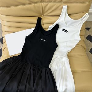 Lettre de robe de chars pour femmes robes de gilet de créateur de luxe Robes de printemps d'été Slim Dame Singlet Robe