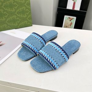 Lettres Broidered Designer Slippers glisses 2024 Luxury Femmes Rubber Sole Sandale Plat Slipper Canvas Denim Bleu Outdoor Place Casual Chores