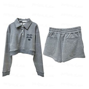 Luxe femmes gris à capuche Shorts ensemble à manches longues survêtement de sport lettre imprimer élastique femme à capuche Shorts tenues