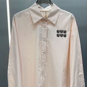 Lettres femmes Blouse chemise hauts de luxe concepteur à manches longues Blouses revers cou couleur unie chemises