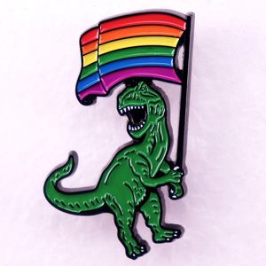 Broche con forma de bandera de dinosaurio LGBT, lindos juegos de películas de Anime, pines esmaltados duros, broche de dibujos animados, mochila, sombrero, bolso, cuello, insignias de solapa