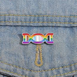 Pinons en émail ADN LGBT Custom lesbiennes gay trans bi broches badges de revers queer amour est amour bijourie cadeau pour les amis alliés