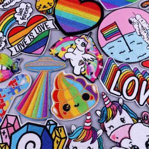 LGBT Pride Patches mignonnes pour vêtements Love Rainbow Stripes Broidered Patches pour vêtements Appliques Ipins de repassage Supplies
