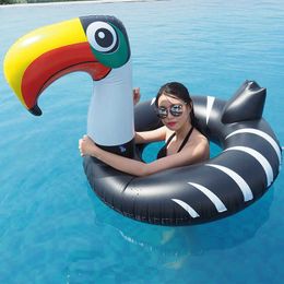 Bouée de sauvetage 135 cm géant noir Toucan licorne anneau de natation 2018 plus récent flotteur de piscine pour femmes hommes jouets d'eau chaise longue matelas pneumatique Boia Piscina T221214