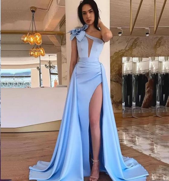 Bleu clair arabe Aso Ebi robes de soirée avec train détachable élégant satin une épaule évider robes de soirée de bal fente latérale S1856161