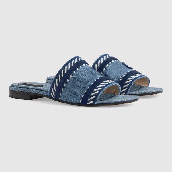 Zapatilla de mezclilla azul claro Mulas planas Zapatos deslizantes de lujo Sandalias deslizantes para mujer Zapatillas Sandalias de diseñador Zapatos de playa Rayas bordadas Zapatos sin cordones fáciles de usar