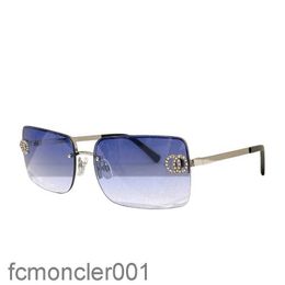 Lunettes de soleil de créateur bleu clair pour femme 4104-b 4322 Etal Temple Charnière à ressort Classique Cadres colorés Protection contre les radiations Rectangle Homme Lunettes de soleil Lunette