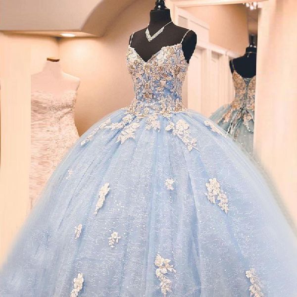 Bleu clair brodé perlé robes de Quinceanera bretelles spaghetti dos nu tulle dentelle douce 16 robe longue occasion tenue de fête