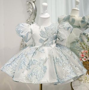 Robes de fille de fleur en dentelle longueur genou bijou bleu clair à manches courtes vêtements de cérémonie pour enfants