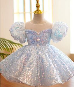 Lichtblauw juweel knielange pailletten kanten bloemenmeisjesjurken met korte mouwen, formele kleding voor kinderen