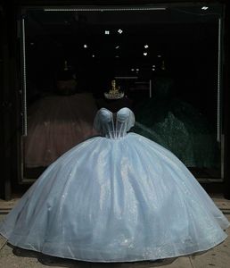 Lichtblauwe prinses Quinceanera Dresses Ball Gown Sparkly Off Schouder Glitter Vestido de Quinceanera Prom Ball Jurk Illusion Sweet 15 Masquerade jurk