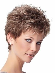 Peluca de pelo ondulado corto marrón claro Peluca sintética de fibra resistente al calor peluca de moda sin tapa para mujer