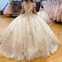 Licht Champagne Quinceanera Jurken 2024 V-hals Schouderafhangend Prinses Zoet 15 16 Jaar Oud Verjaardag Gala Feestjurk Ruglooze Gala Geschenk