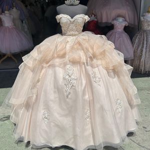 Champagne clair brillant robe de 15 ans robe de Quinceanera 2024 appliques florales filles robe de concours dos nu doux 16 robes de bal