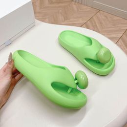 Sandalias de guijarros de espuma ligera Sliders planos planos Diseñador Flop Designer Slide Summer Slip Slippers Slide Toe Post Room Sandal Sandal Slipper Slipper Pare Bold 35-40