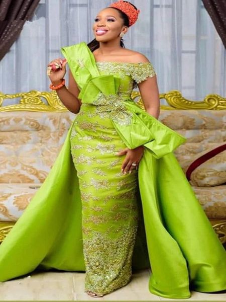Green vert africain African traditionnel Aso Ebi Robes de soirée manches courtes robe de bal perlé appliquée avec vestido de trains détachables