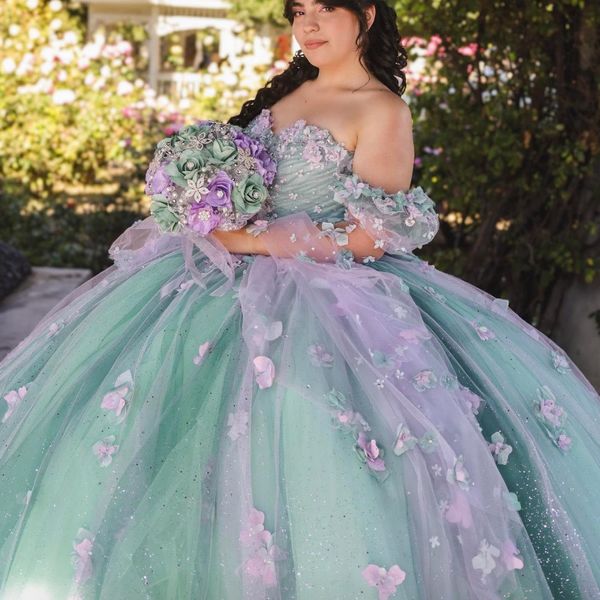 Vert clair brillant princesse Quinceanera robes robe de bal 2024 doux 16 robe perles appliques dentelle fleur anniversaire 15e robe de fête pour fille