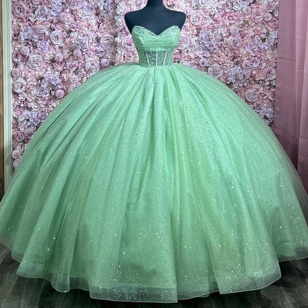 Vert clair brillant robe de Quinceanera hors de l'épaule robe de bal perles tulle corset doux 15 robes de XV Anos fête princesse 16 robe