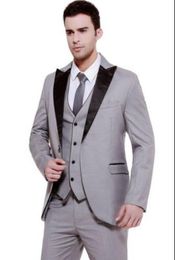 Gris clair trois pièces marié Tuxedos Peak revers Slim Fit homme costume de mariage beaux hommes affaires dîner bal Blazer (veste + pantalon + cravate + gilet) 416