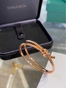 Lichte luxe beroemdheid dezelfde stijl nieuwe knoop armband goud hoge kwaliteit dik vergulde 18k handset gladde gezicht