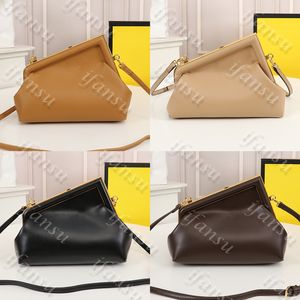 Licht luxe ontwerp damesmode lederen wolkentas metalen lock grip grip clip tas Europa en Amerika retro persoonlijkheid enkele schouder crossbody tas zwart bruin