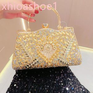 Lichte luxe designer schoudertas voor damesdiner 2024 Nieuwe lockbox Nieuwe handtas enkele schoudertas, handheld onderarmtas, crossbody damesmekerd diamant 9266-2